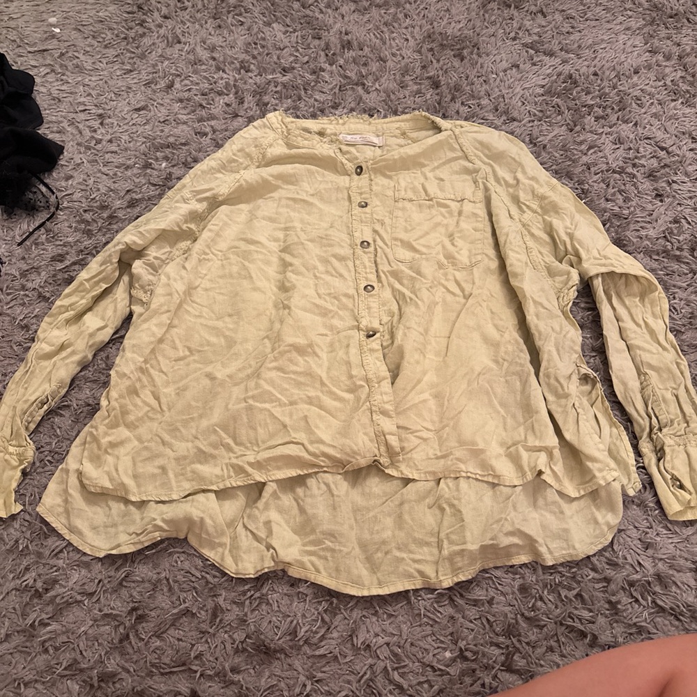 Sage green button up blouse with a relaxed fit #blouse